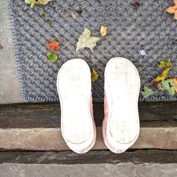 Joie sneakers 👟matte pink suede with pearls - Picture 3 of 9
